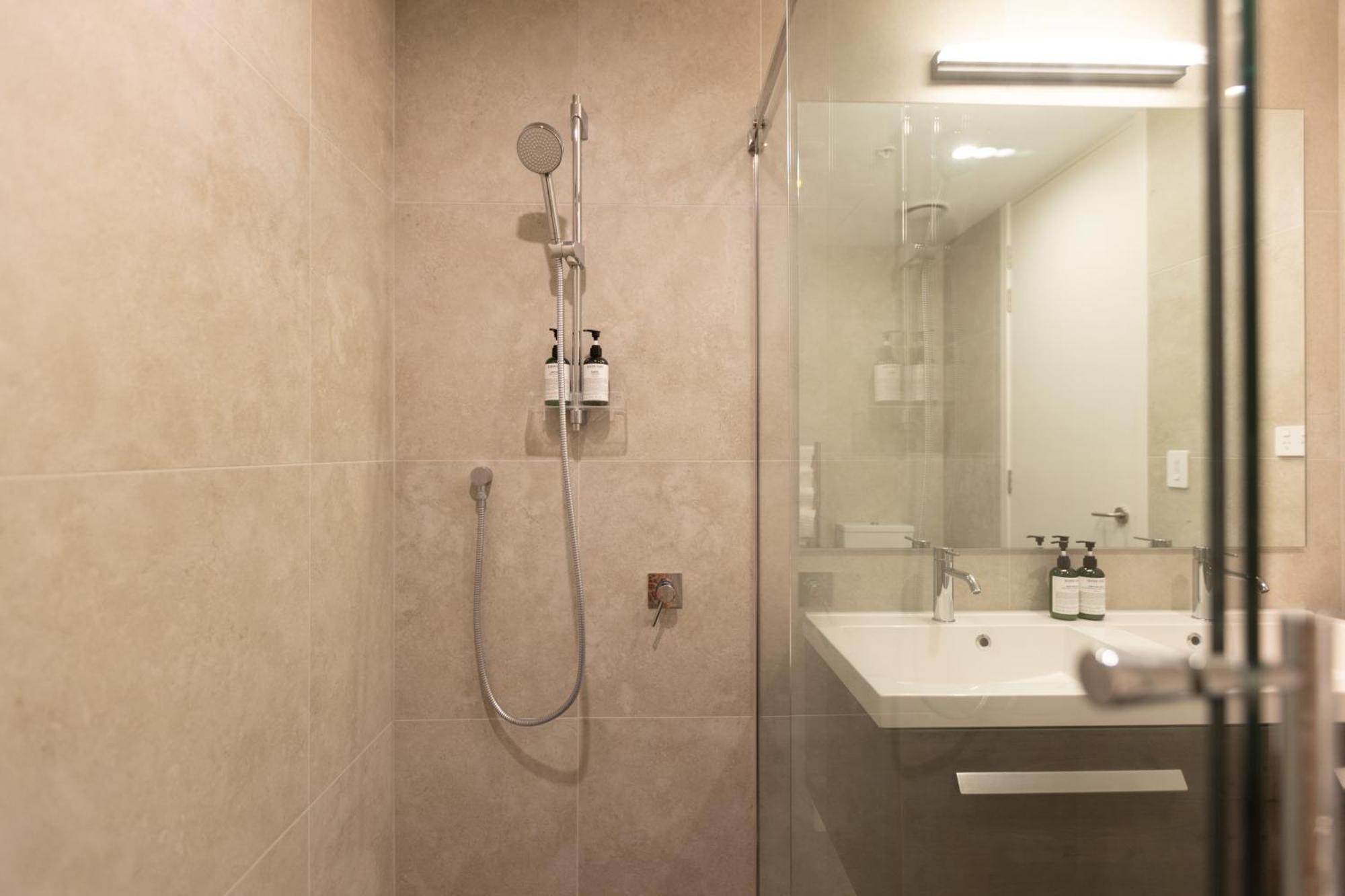 Luxury 2 Bedroom Cbd Apartment With Free Parking Christchurch Extérieur photo