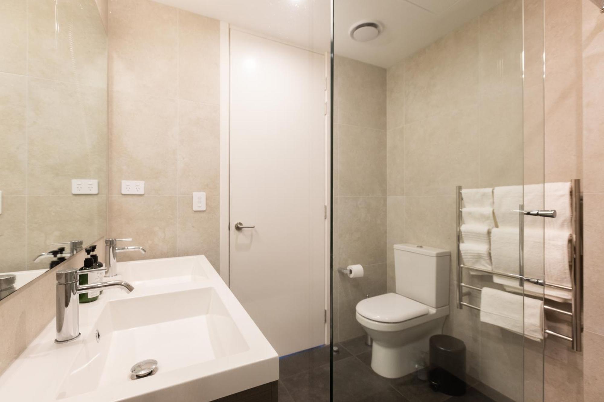 Luxury 2 Bedroom Cbd Apartment With Free Parking Christchurch Extérieur photo